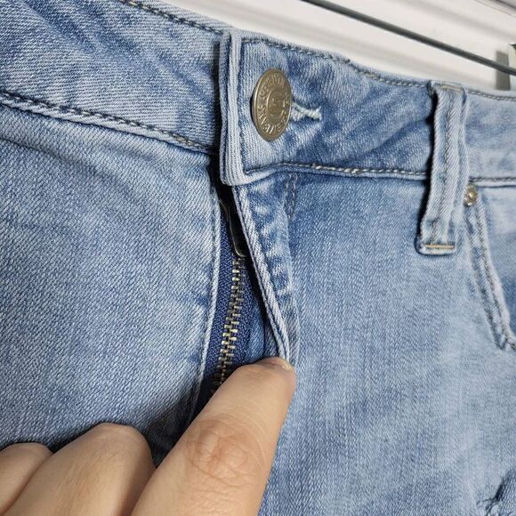 Seven7 Weekend Distressed Fringe Hem Denim Short Size 12 - Picture 2 of 10